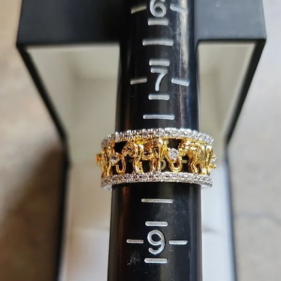 Elegant Gold and Silver Elephant Ring - Picture 16 of 16